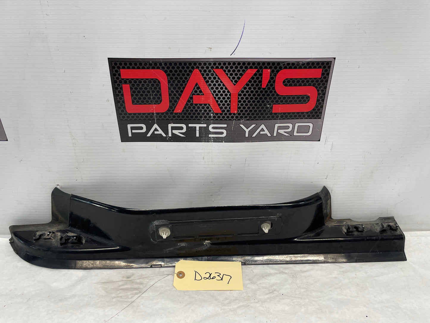 2009 Pontiac G8 GT LH Driver Rear Door Sill Kick Panel Scuff Plate OEM - Day's Parts Yard
