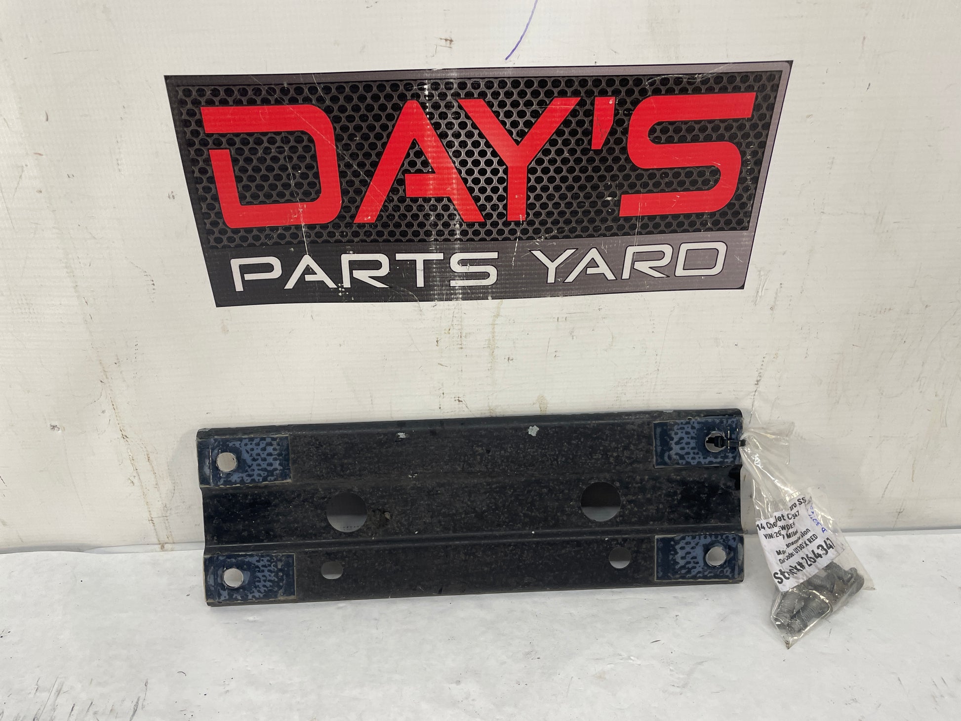 2014 Chevy Camaro SS Transmission Tunnel Body Brace Bracket w/ Hardware OEM - Day's Parts Yard