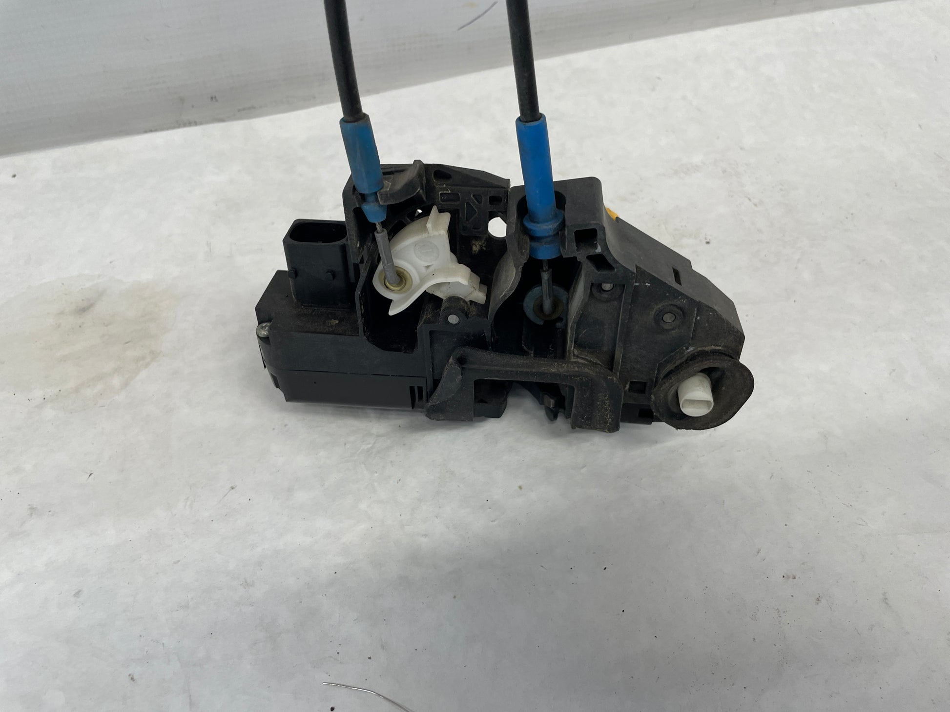 2009 Pontiac G8 GT LH Driver Rear Door Lock Actuator OEM - Day's Parts Yard
