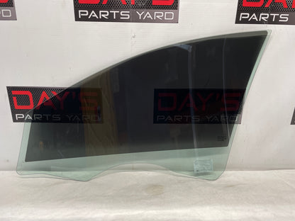 2009 Pontiac G8 GT RH Passenger Front Door Window Glass OEM - Day's Parts Yard