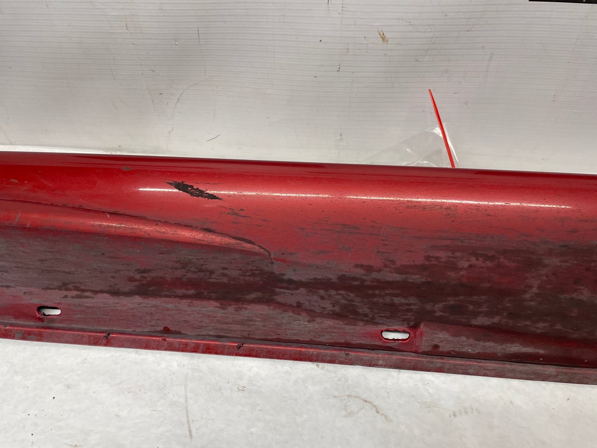 2006 Pontiac GTO RH Passenger Rocker Molding Side Skirt Panel Trim OEM - Day's Parts Yard