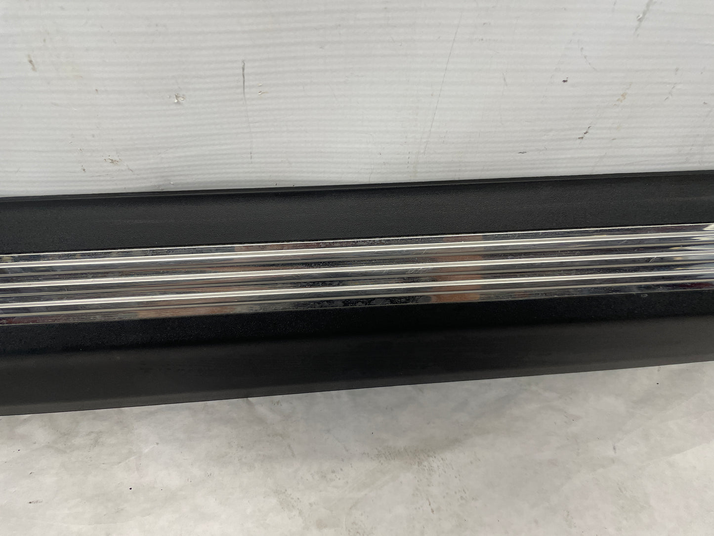 2009 Pontiac G8 GTRH Passenger Front Door Sill Kick Panel / Scuff Plate OEM - Day's Parts Yard