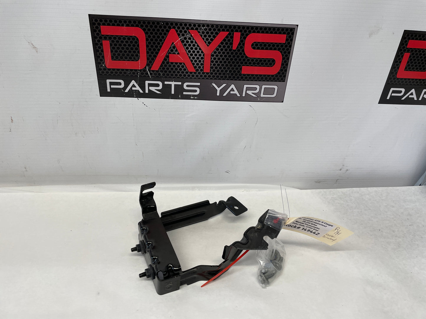 2016 Cadillac ATS-V Coupe RH Passenger Auxiliary Aux Charge Cooler Brackets OEM