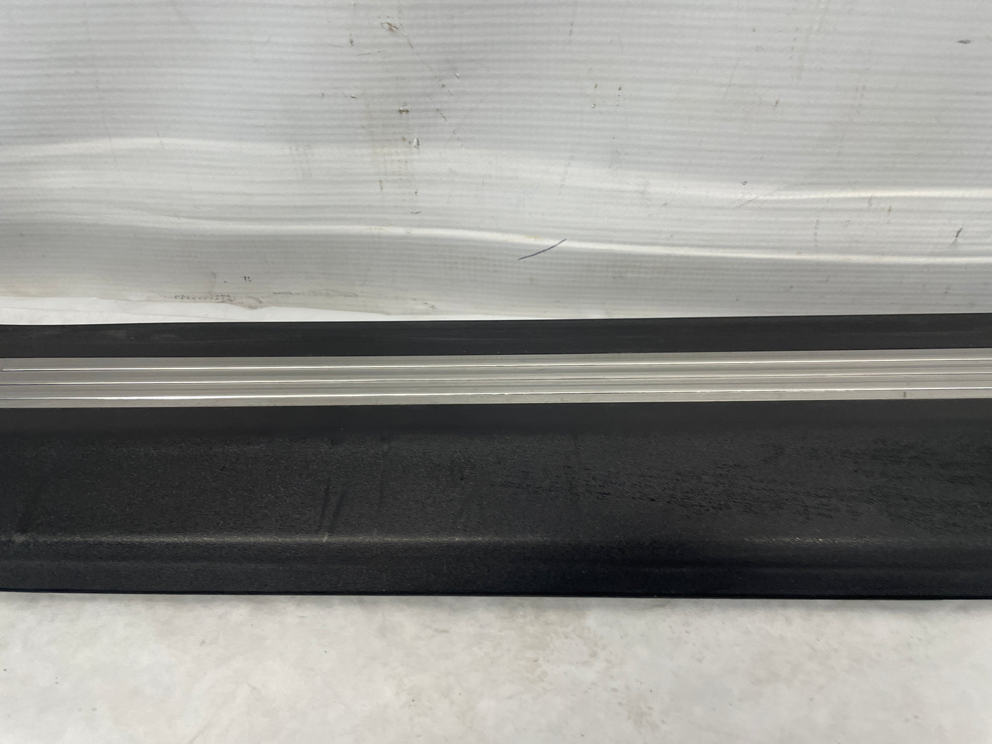 2009 Pontiac G8 GTRH Passenger Front Door Sill Kick Panel / Scuff Plate OEM - Day's Parts Yard