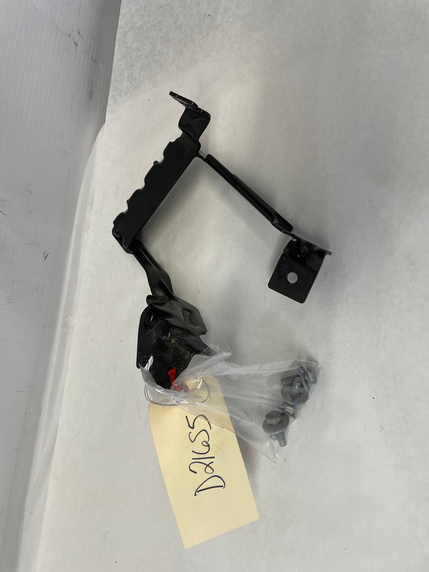 2016 Cadillac ATS-V Coupe RH Passenger Auxiliary Aux Charge Cooler Brackets OEM