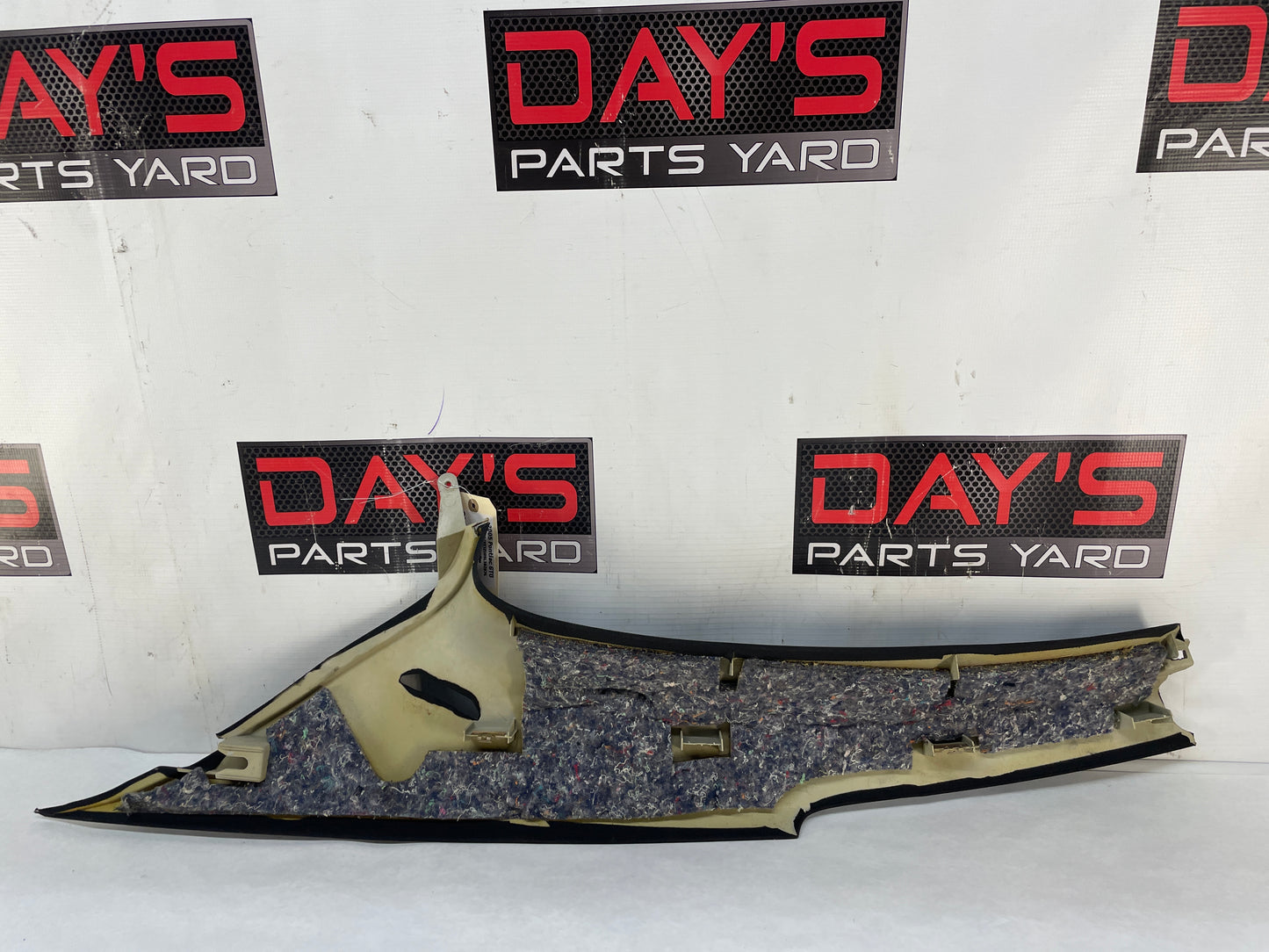 2005 Pontiac GTO LH Driver Rear Interior Quarter C Pillar Seat Belt Cover Trim Panel OEM - Day's Parts Yard