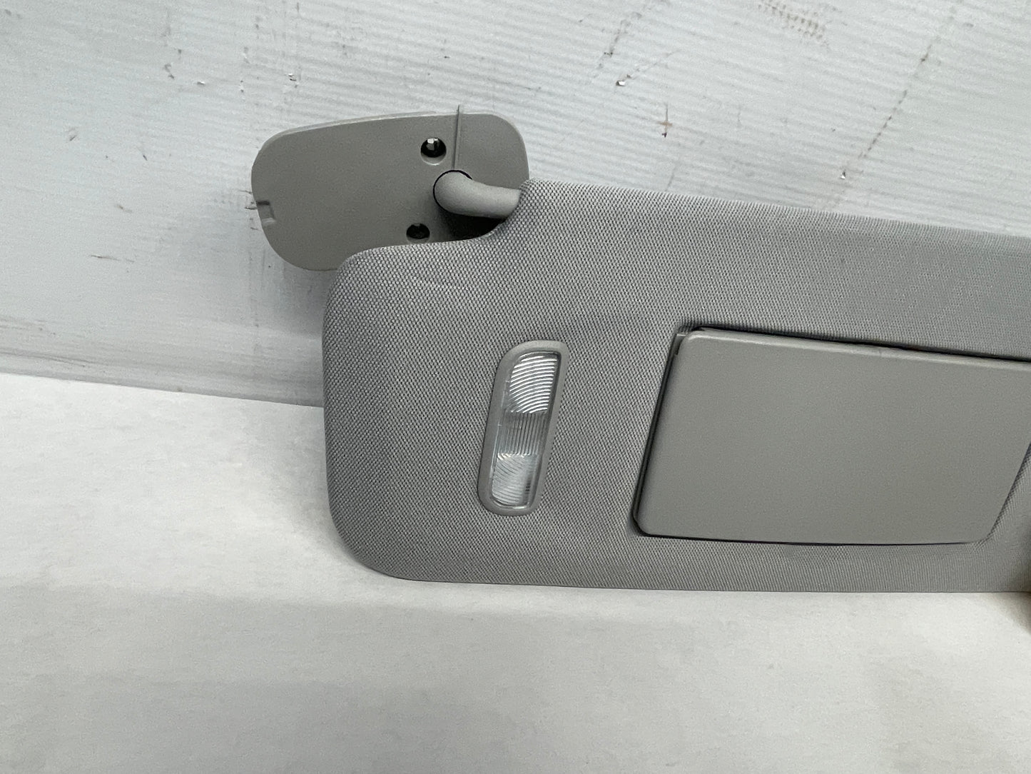 2018 Cadillac Escalade RH & LH Sunvisor Sun Visor OEM