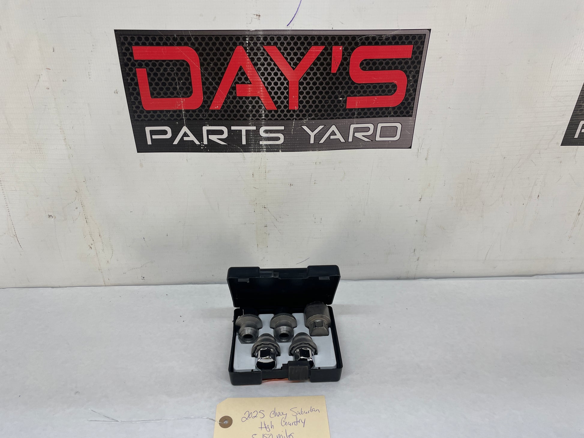 2025 Chevy Suburban Factory Wheel Lug Nut Lock Set OEM - Day's Parts Yard