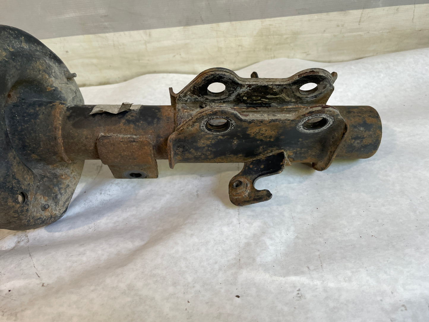 2013 Chevy Camaro SS Front RH Passenger Shock Strut Assembly Absorber OEM - Day's Parts Yard