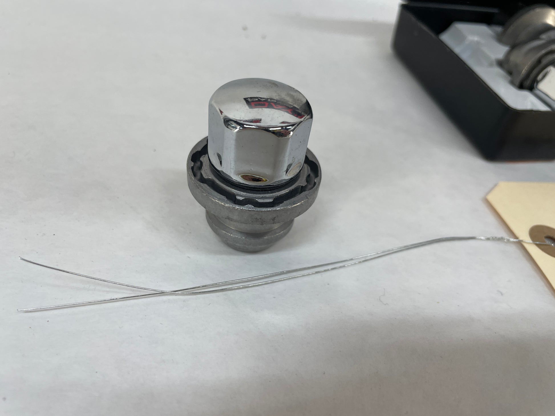 2025 Chevy Suburban Factory Wheel Lug Nut Lock Set OEM - Day's Parts Yard