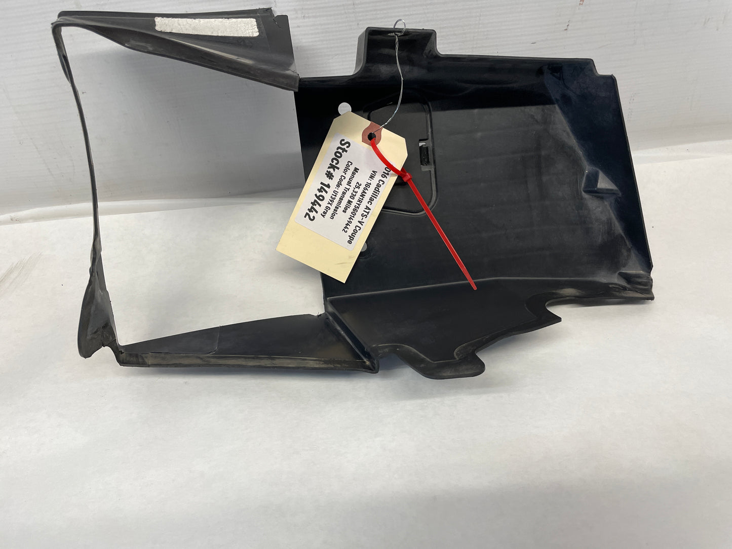2016 Cadillac ATS-V Coupe RH Passenger Front Radiator Air Baffle OEM
