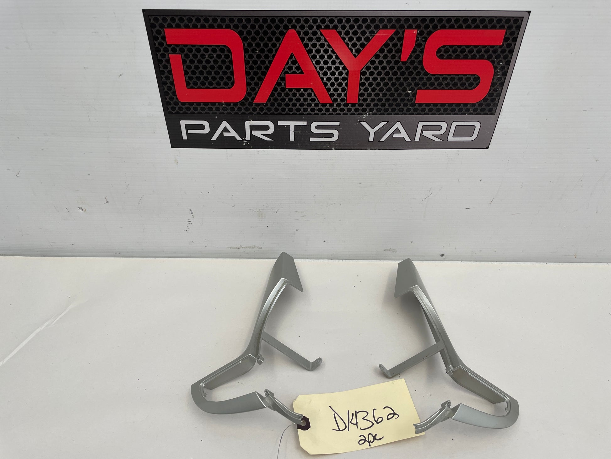 2008 Pontiac G8 GT Steering Wheel Trim RH & LH Silver OEM - Day's Parts Yard