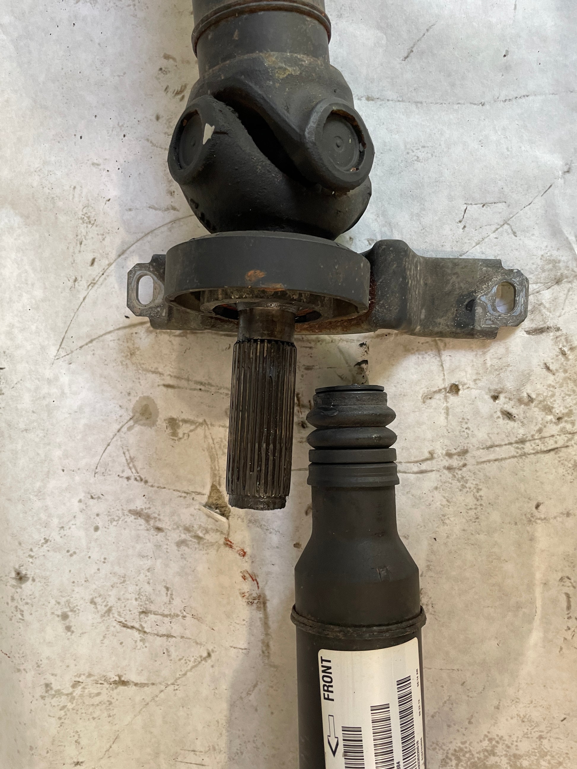 2013 Chevy Camaro SS Driveshaft Drive Shaft OEM - Day's Parts Yard