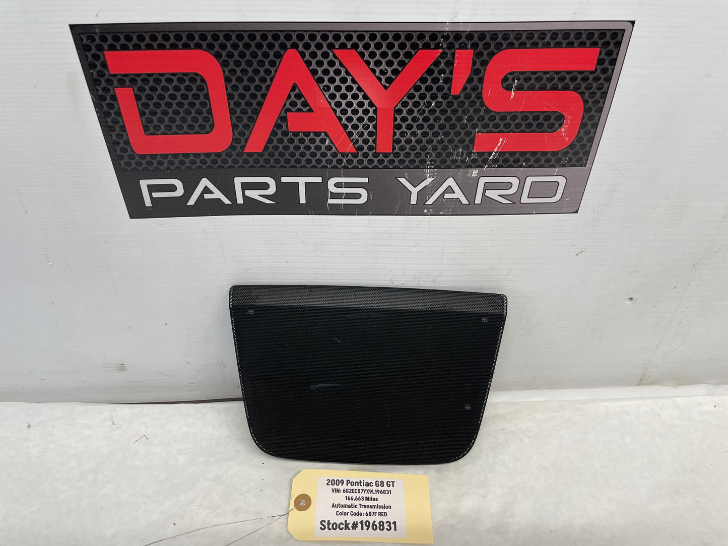 2009 Pontiac G8 GT Center Dash Radio Bezel Speaker Cover Grille OEM - Day's Parts Yard
