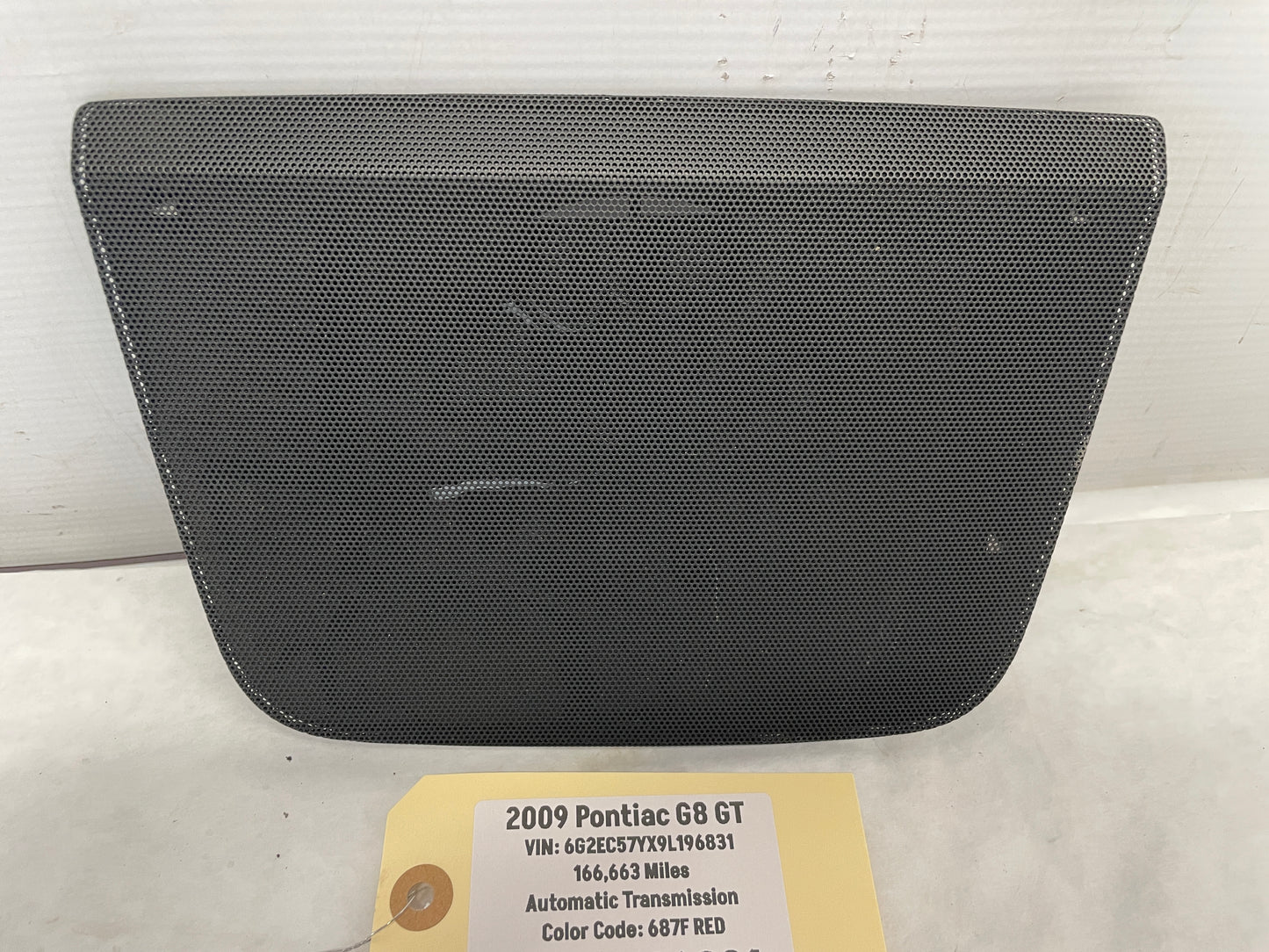2009 Pontiac G8 GT Center Dash Radio Bezel Speaker Cover Grille OEM - Day's Parts Yard