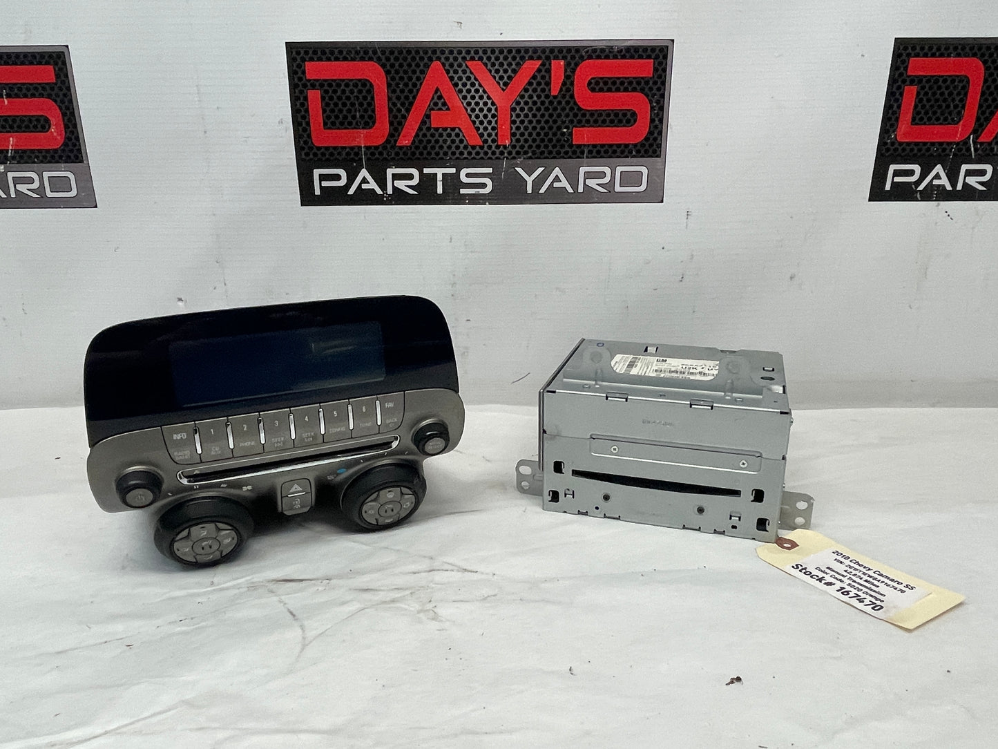 2010 Chevy Camaro SS Radio Stereo HVAC Control Unit Display w/ Receiver OEM - Day's Parts Yard