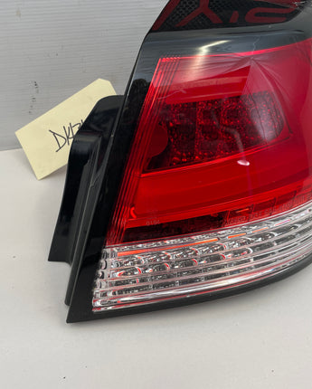 2008 Pontiac G8 GT RH Passenger Tail Light Taillight Lamp
