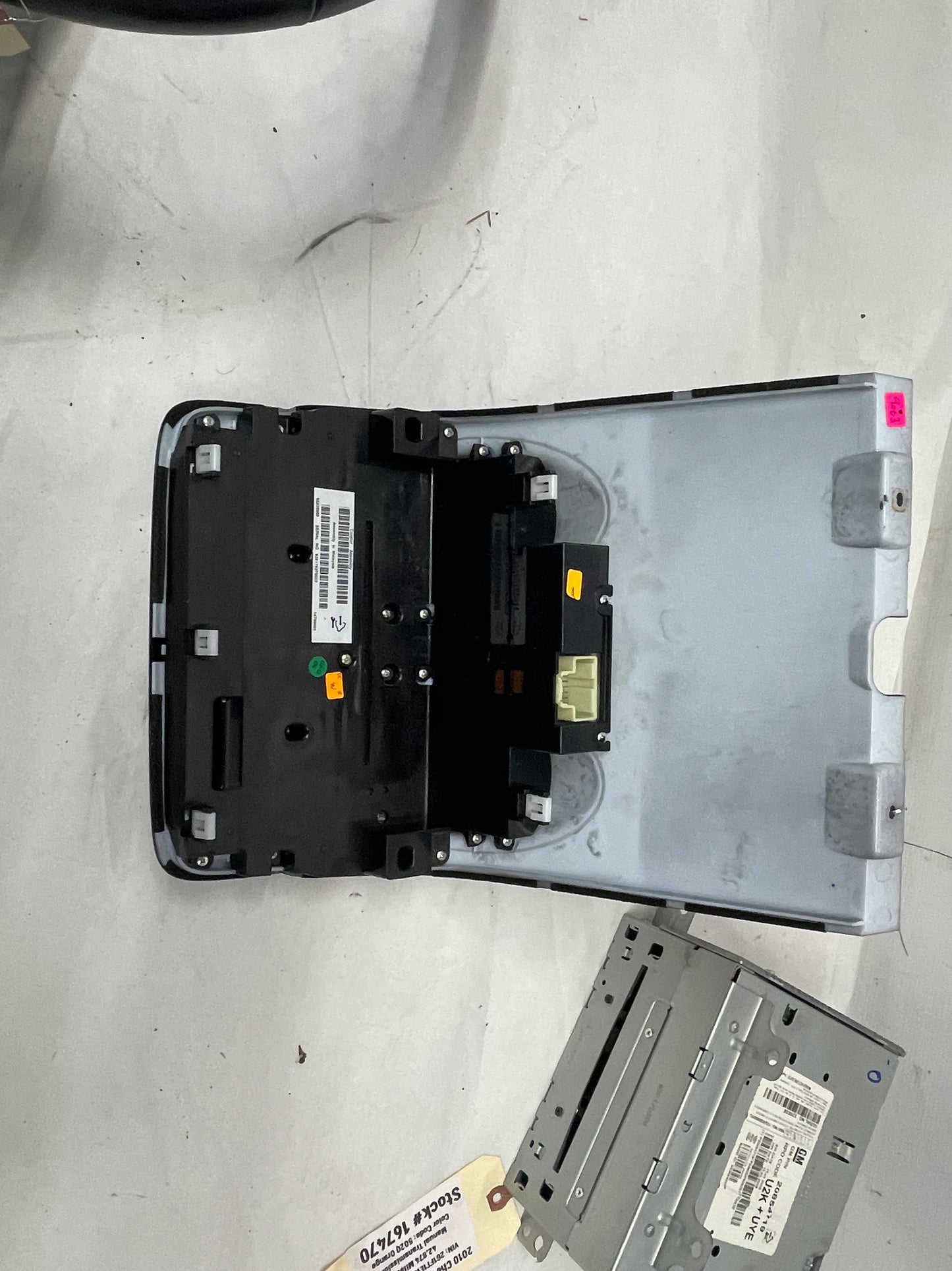 2010 Chevy Camaro SS Radio Stereo HVAC Control Unit Display w/ Receiver OEM - Day's Parts Yard