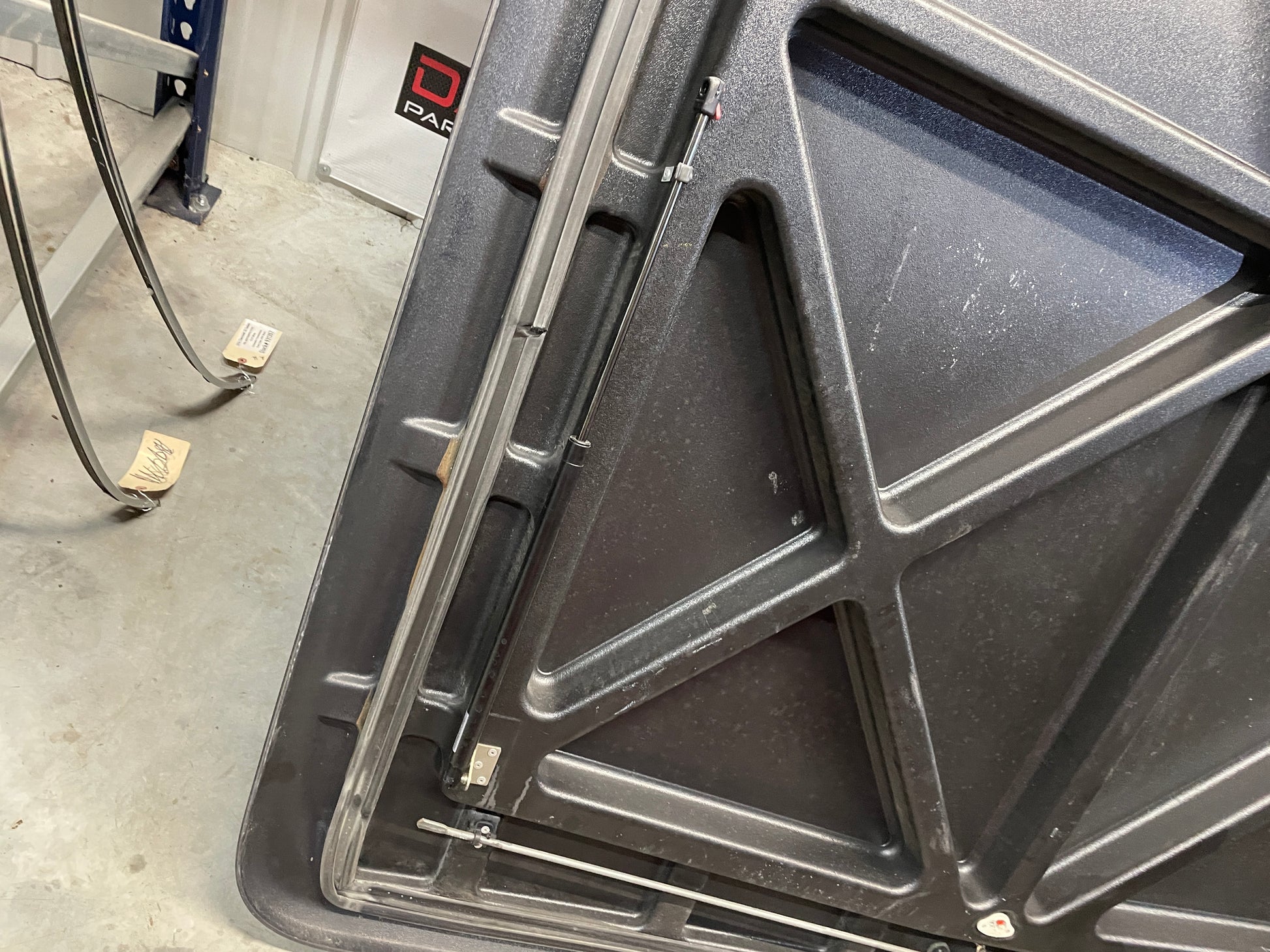 2009 GMC Sierra 2500HD SLT Tonneau Hard Cover w/ Hardware OEM LOCAL PICK UP - Day's Parts Yard