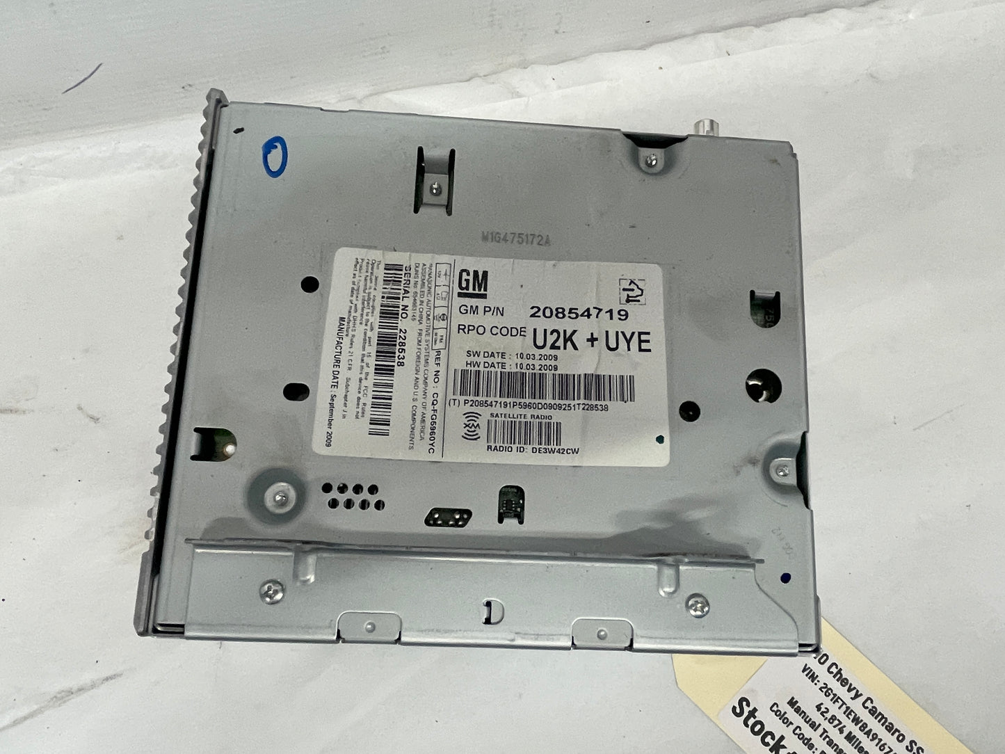 2010 Chevy Camaro SS Radio Stereo HVAC Control Unit Display w/ Receiver OEM - Day's Parts Yard