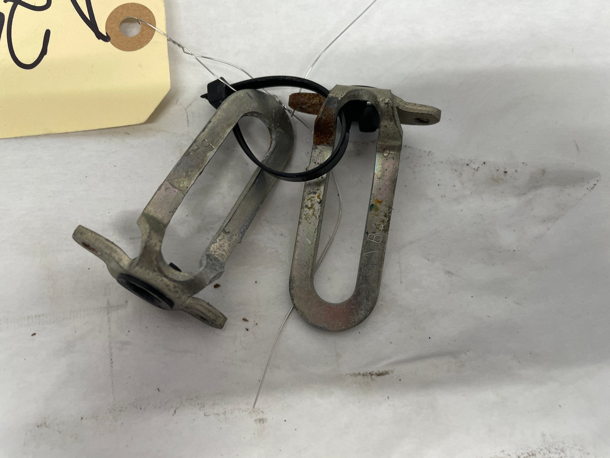 1998 Chevy Camaro Z28 LH Driver T-Top Bracket Retainer OEM - Day's Parts Yard