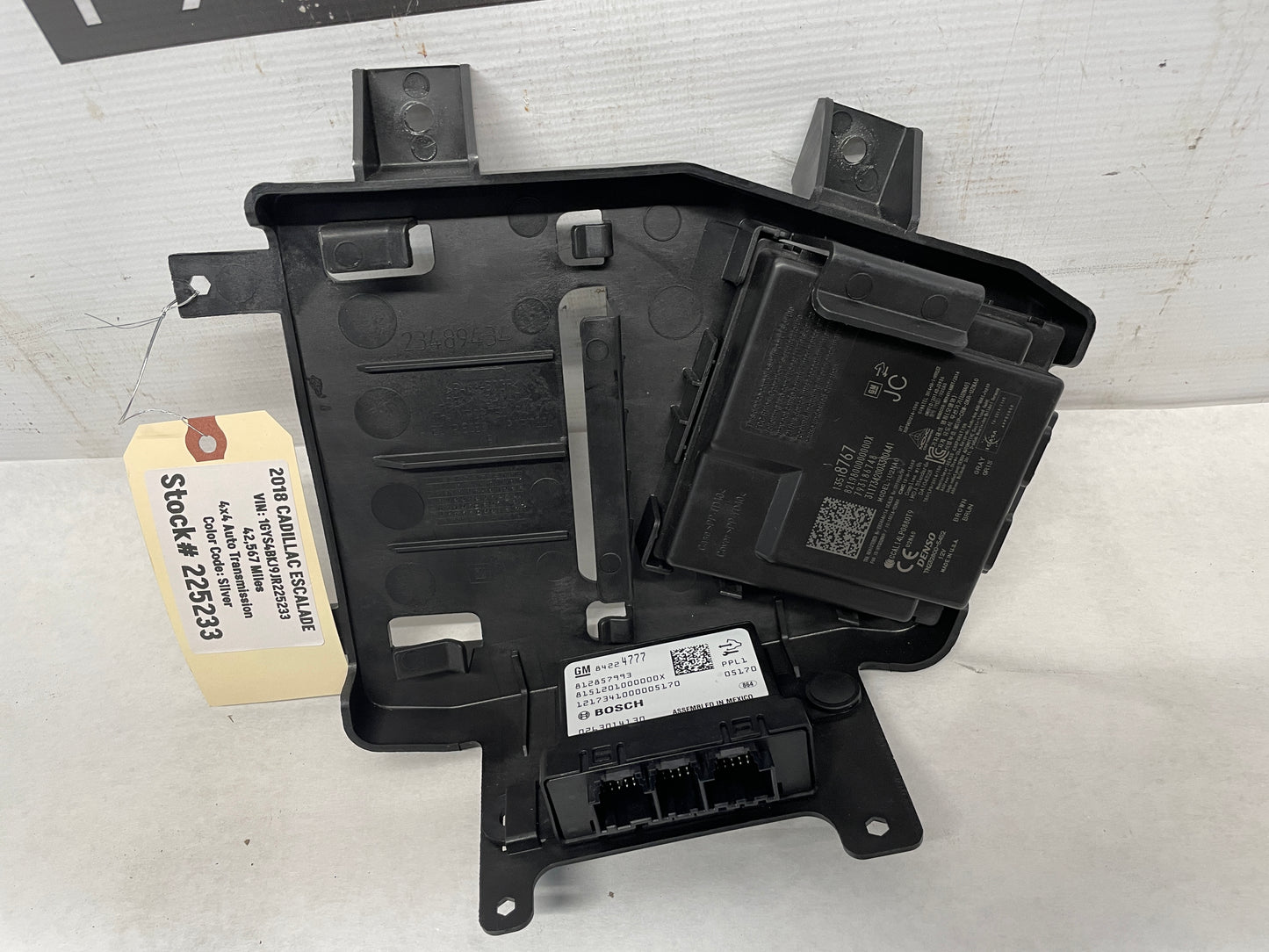 2018 Cadillac Escalade Parking Assist & Keyless Entry Control Module OEM