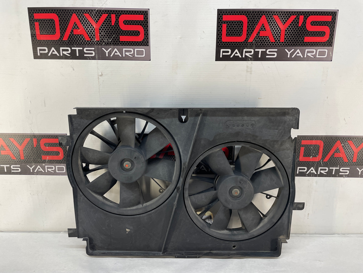 2004 Chevy C5 Corvette Radiator Electric Cooling Fans Assembly OEM - Day's Parts Yard