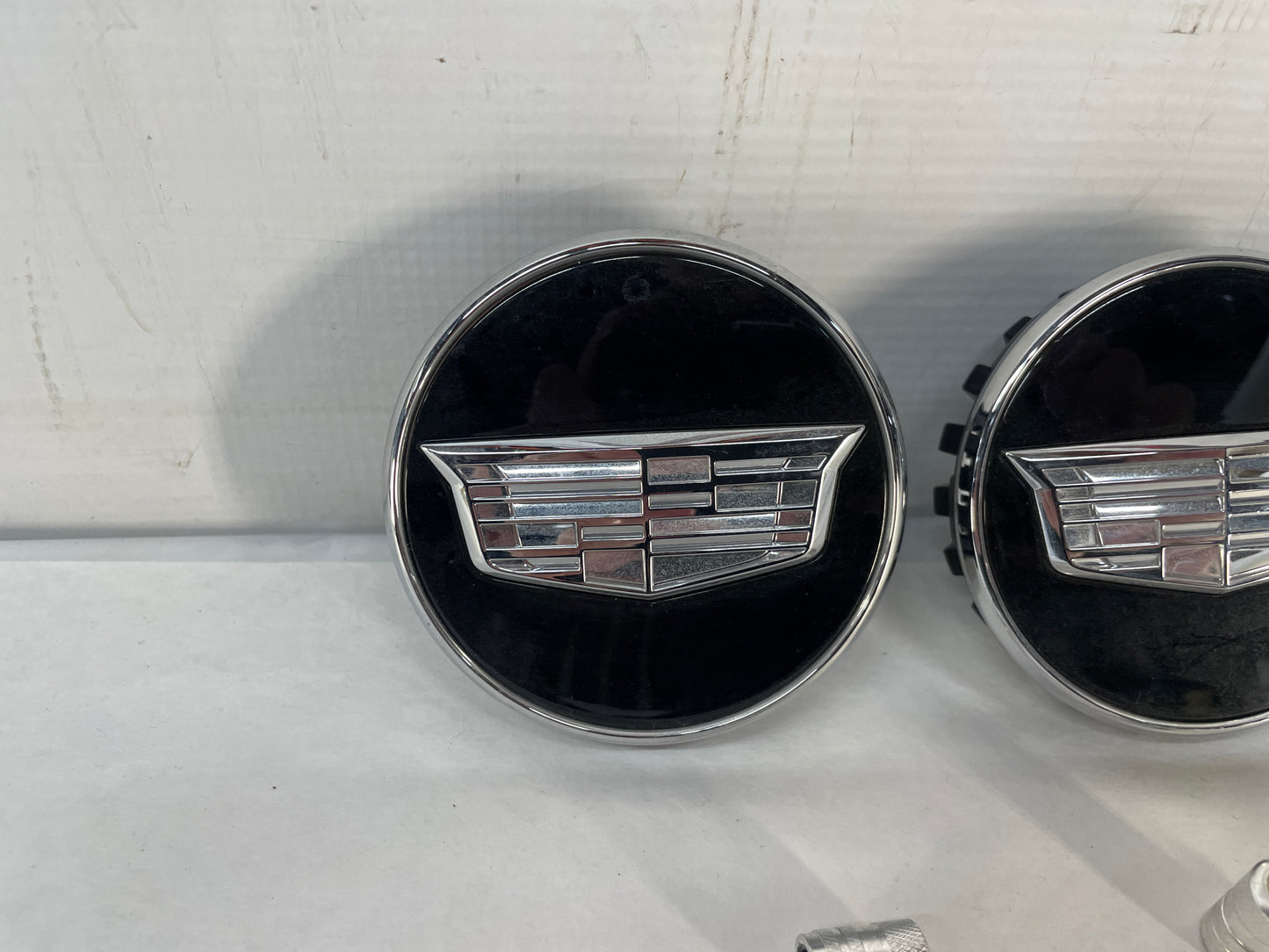 2025 Cadillac Escalade Center Caps OEM - Day's Parts Yard