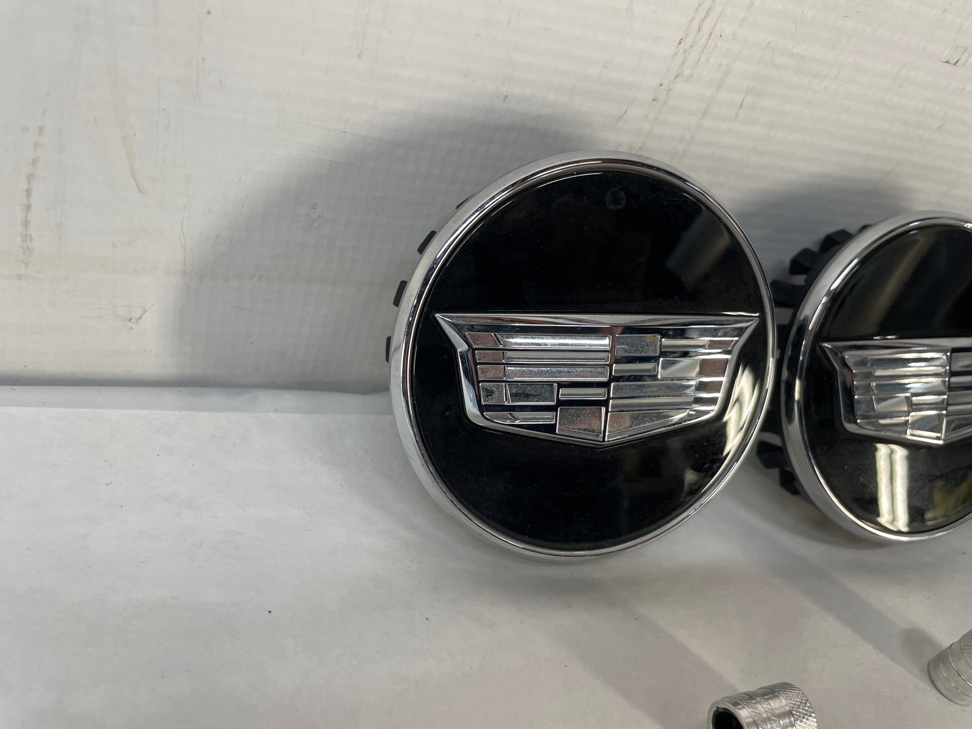 2025 Cadillac Escalade Center Caps OEM - Day's Parts Yard