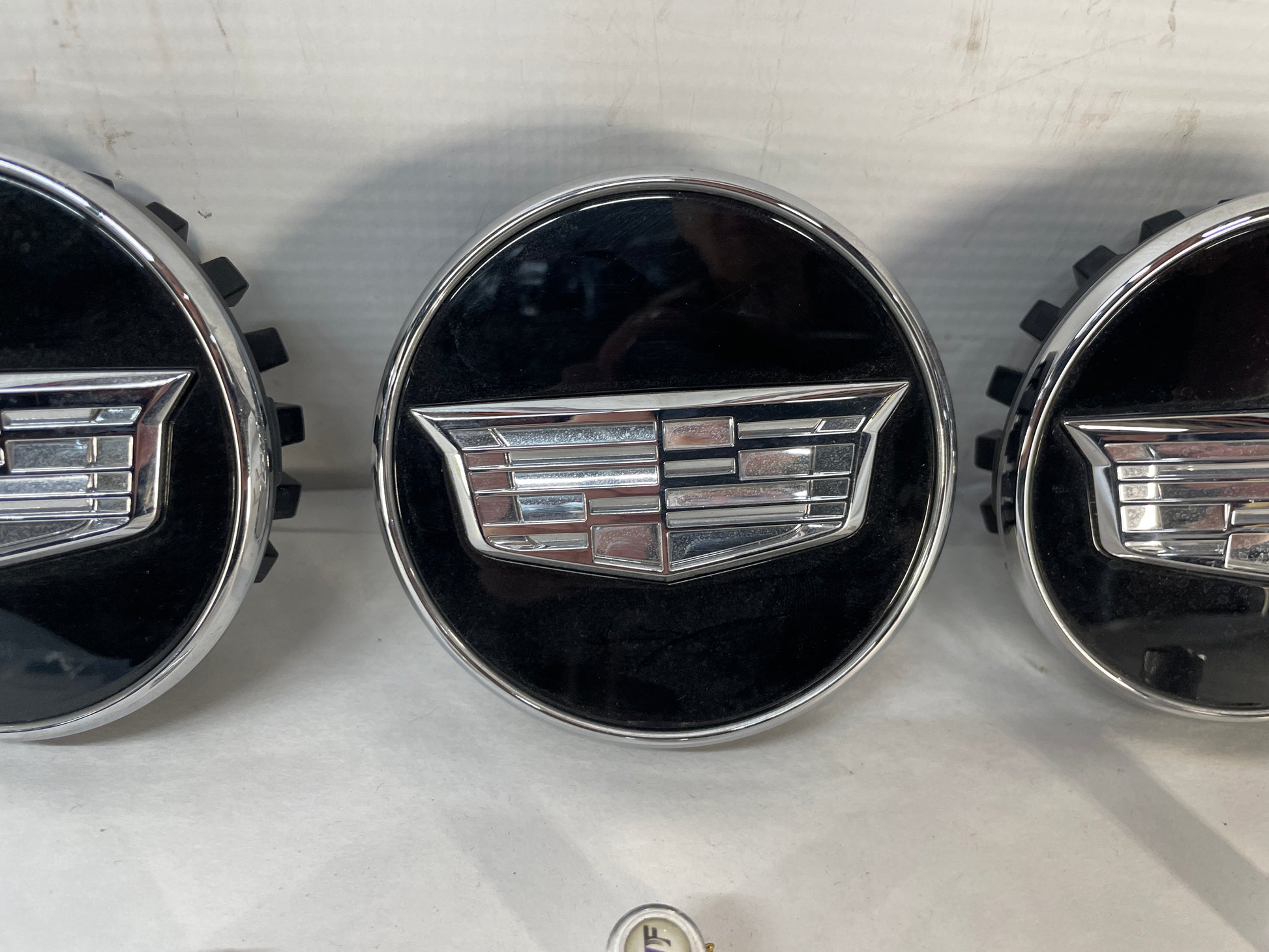 2025 Cadillac Escalade Center Caps OEM - Day's Parts Yard