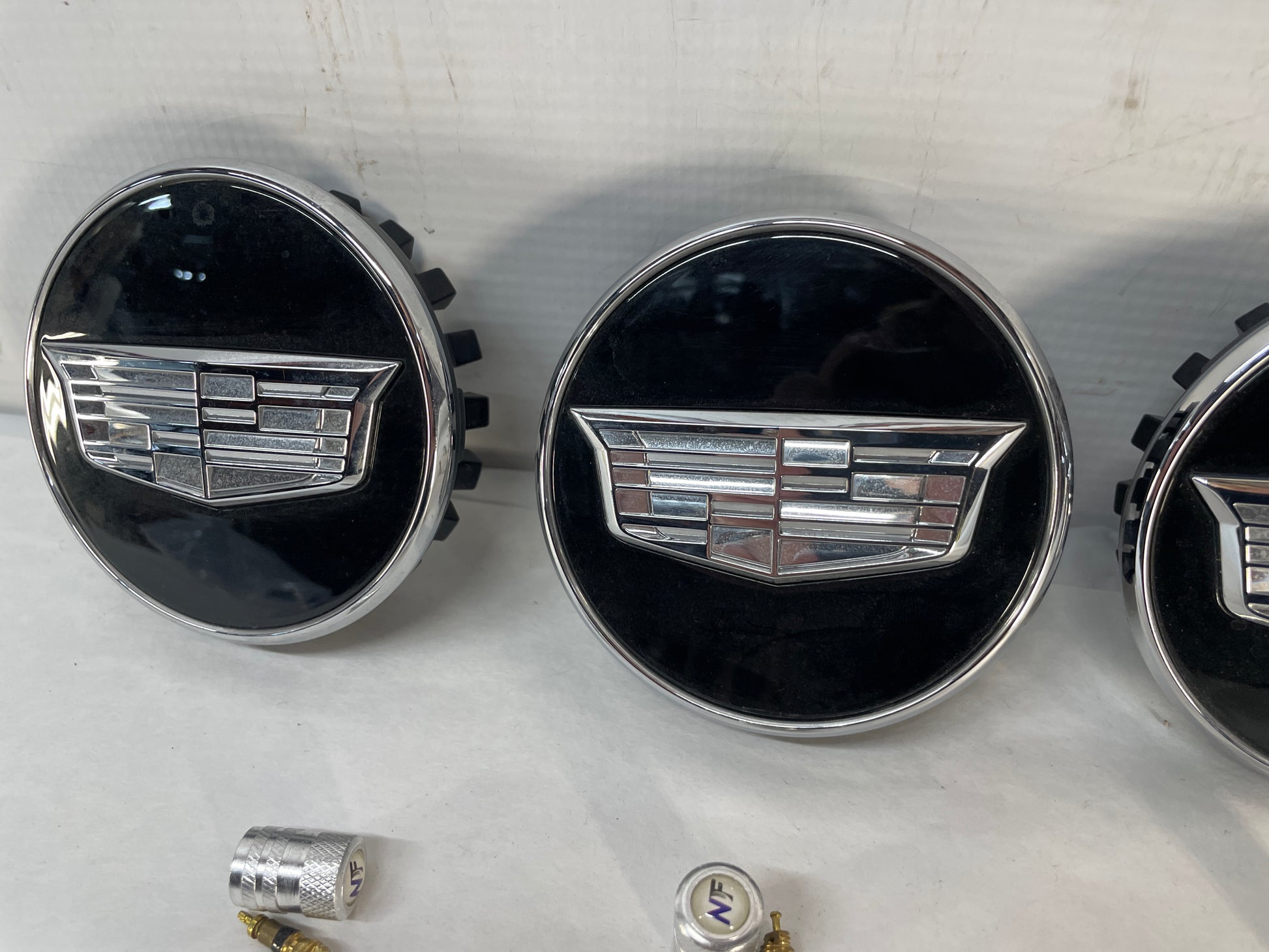 2025 Cadillac Escalade Center Caps OEM - Day's Parts Yard