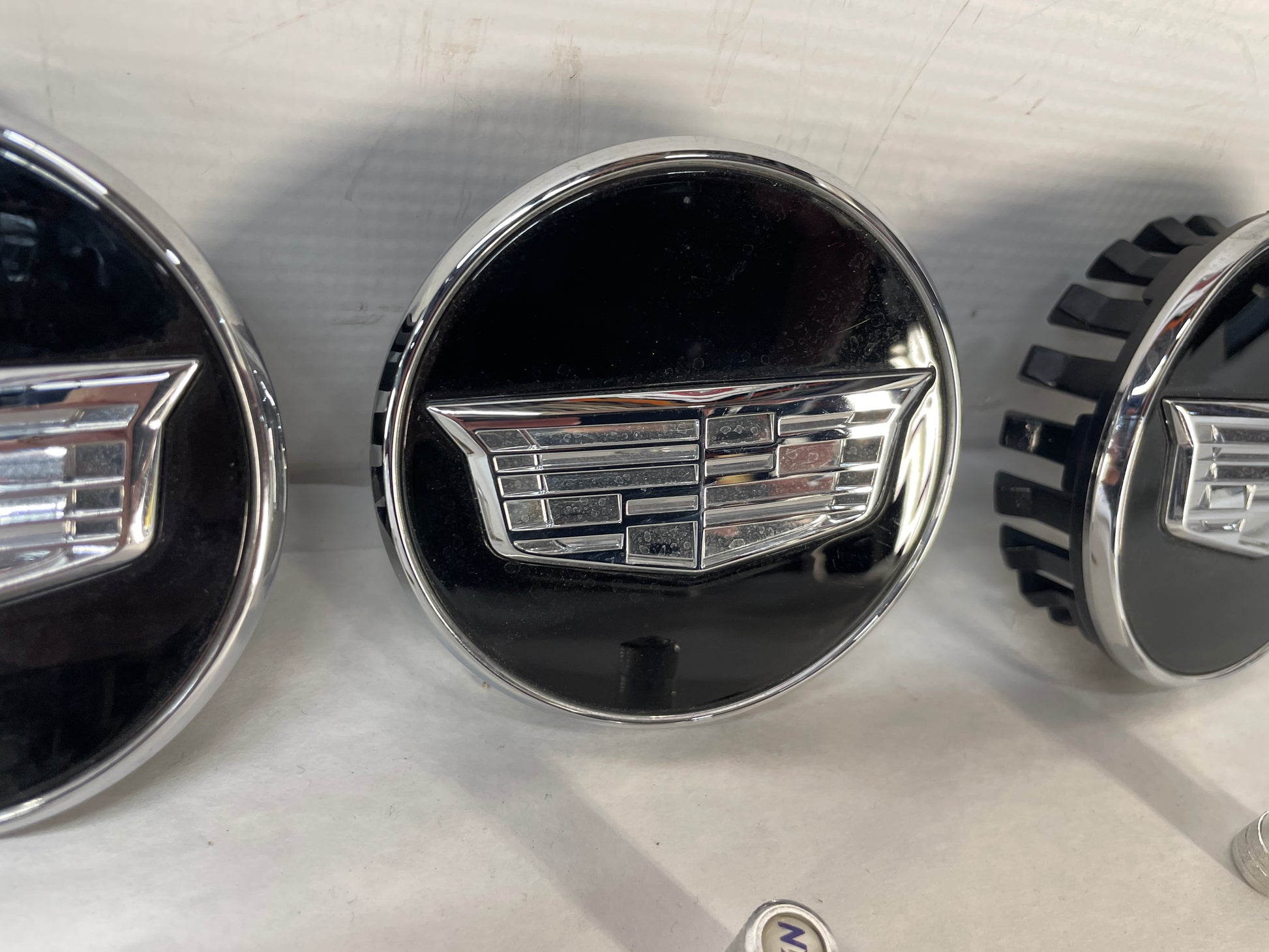 2025 Cadillac Escalade Center Caps OEM - Day's Parts Yard