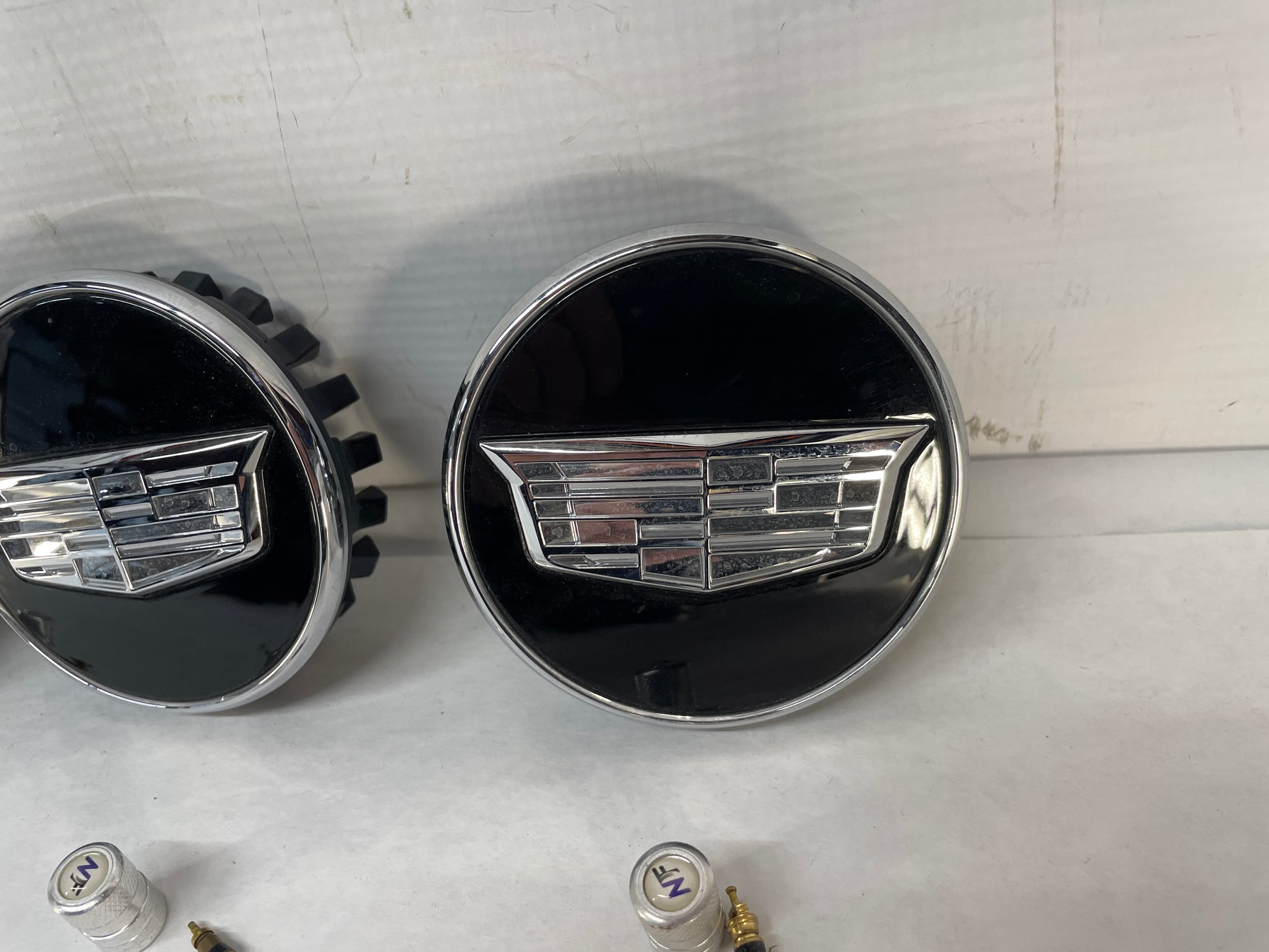 2025 Cadillac Escalade Center Caps OEM - Day's Parts Yard