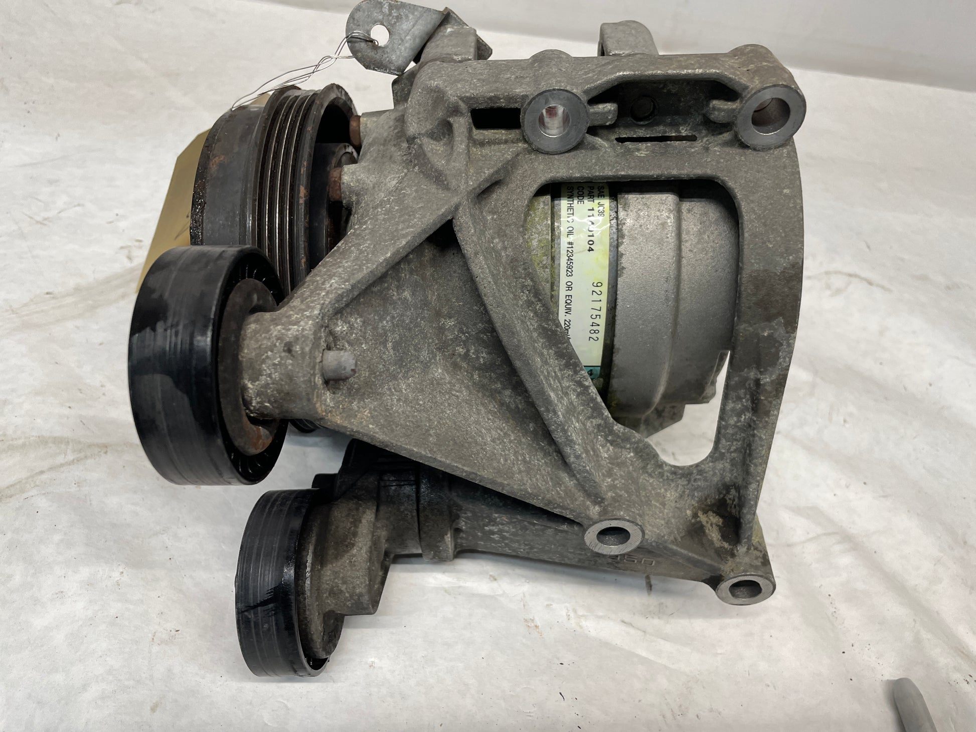 2006 Pontiac GTO AC Air Conditioner Compressor w/ Bracket OEM - Day's Parts Yard