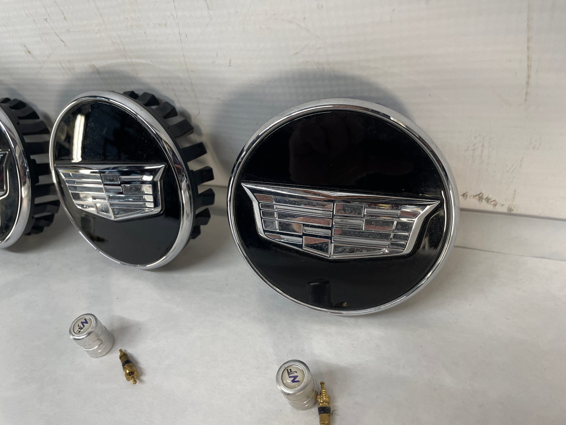 2025 Cadillac Escalade Center Caps OEM - Day's Parts Yard