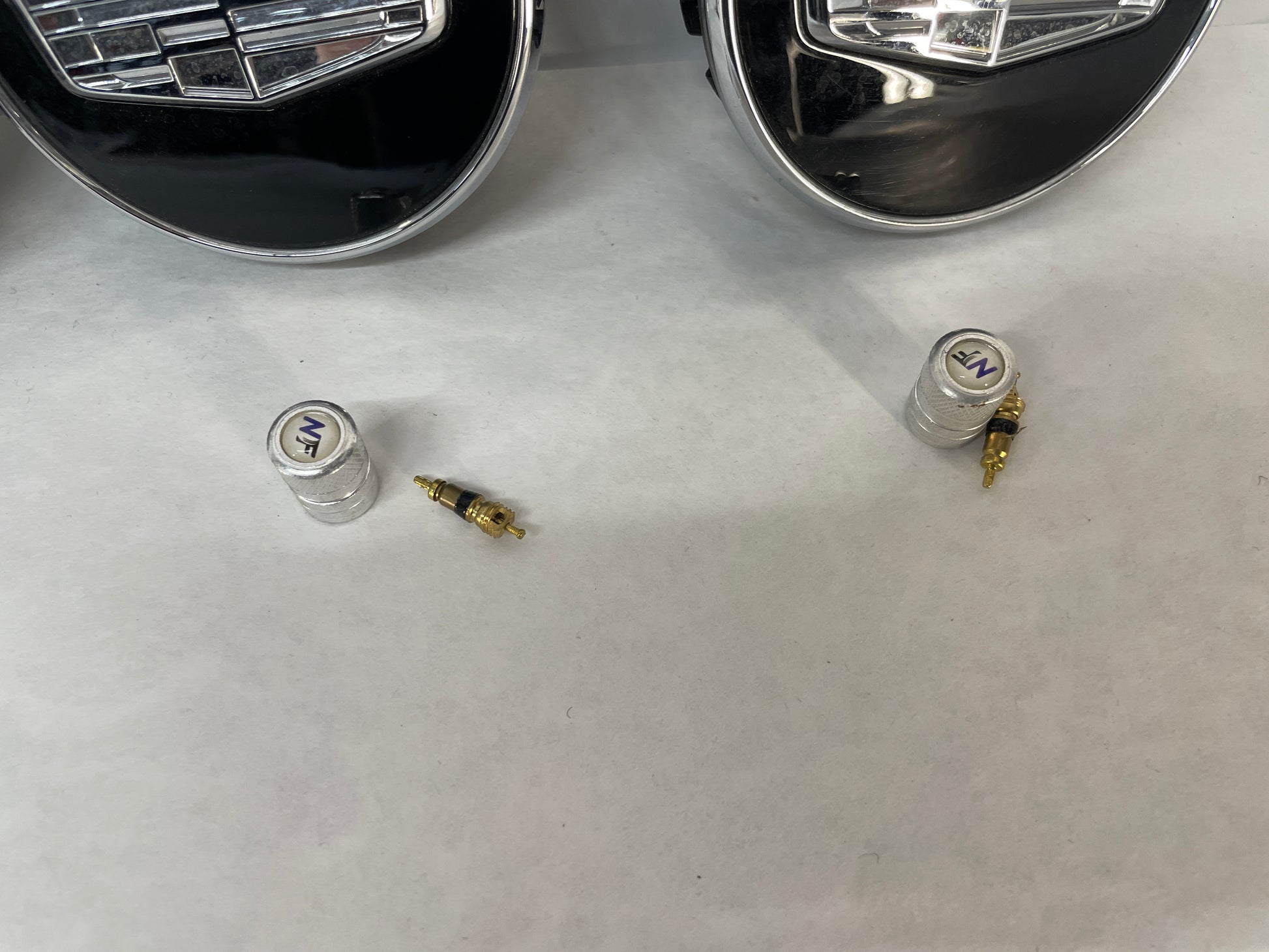 2025 Cadillac Escalade Center Caps OEM - Day's Parts Yard