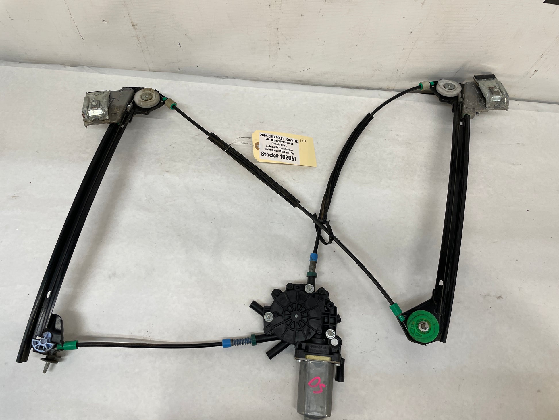 2004 Chevy C5 Corvette LH Driver Front Window Regulator w/ Motor OEM - Day's Parts Yard