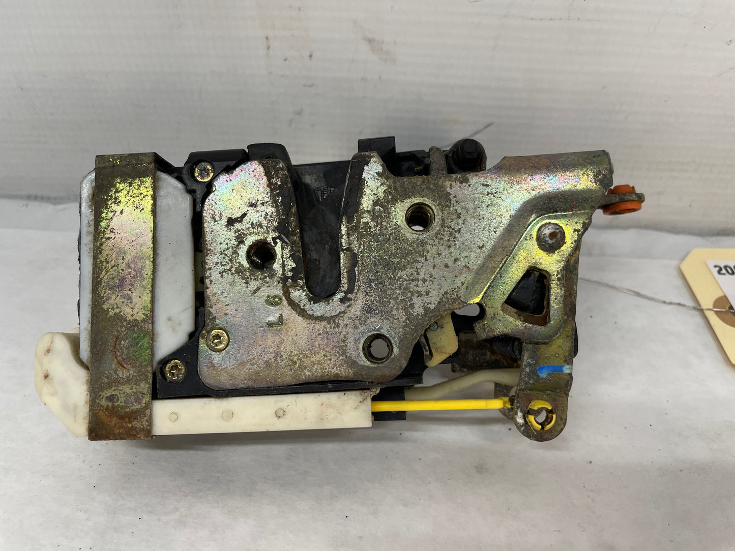 2004 Chevy C5 Corvette LH Driver Door Lock Actuator OEM - Day's Parts Yard