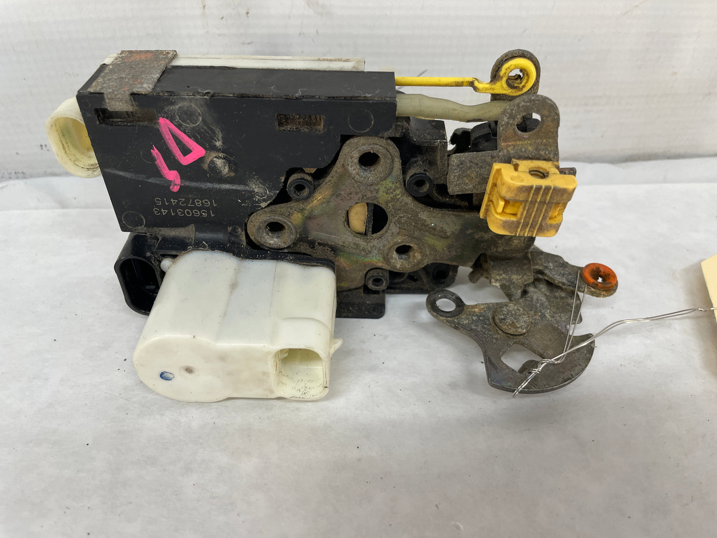 2004 Chevy C5 Corvette LH Driver Door Lock Actuator OEM - Day's Parts Yard