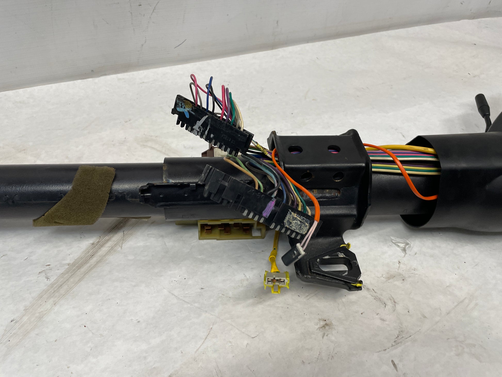 1998 Chevy Camaro Z28 Steering Column w/ Key OEM - Day's Parts Yard