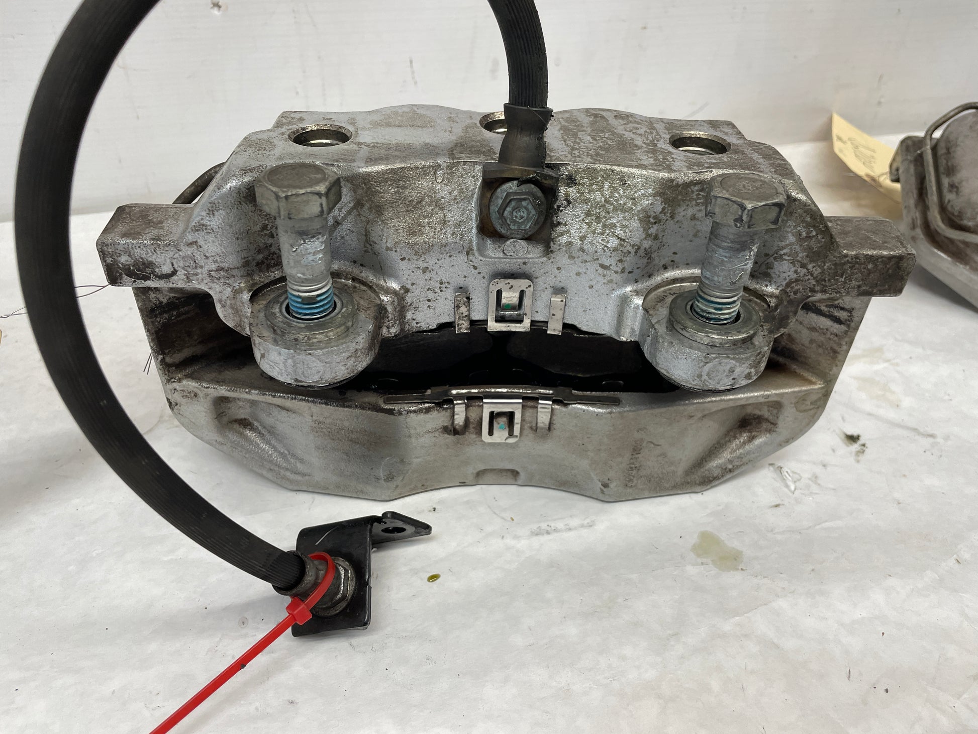 2011 Chevy C6 Corvette Grand Sport RH & LH Rear PBR Brake Calipers w/ Rotors OEM - Day's Parts Yard