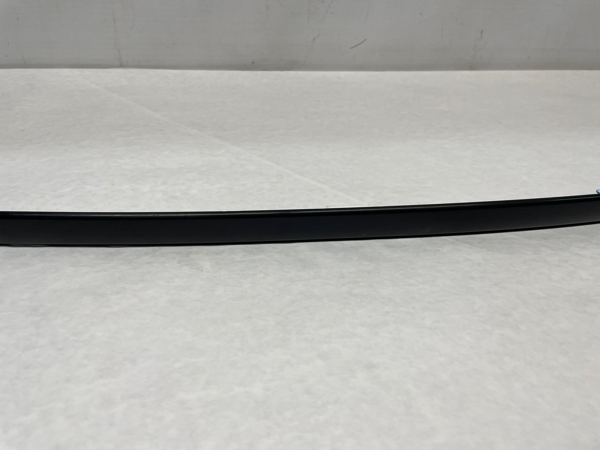 2006 Pontiac GTO RH & LH Roof Panel Joint Finish Trim Molding OEM - Day's Parts Yard