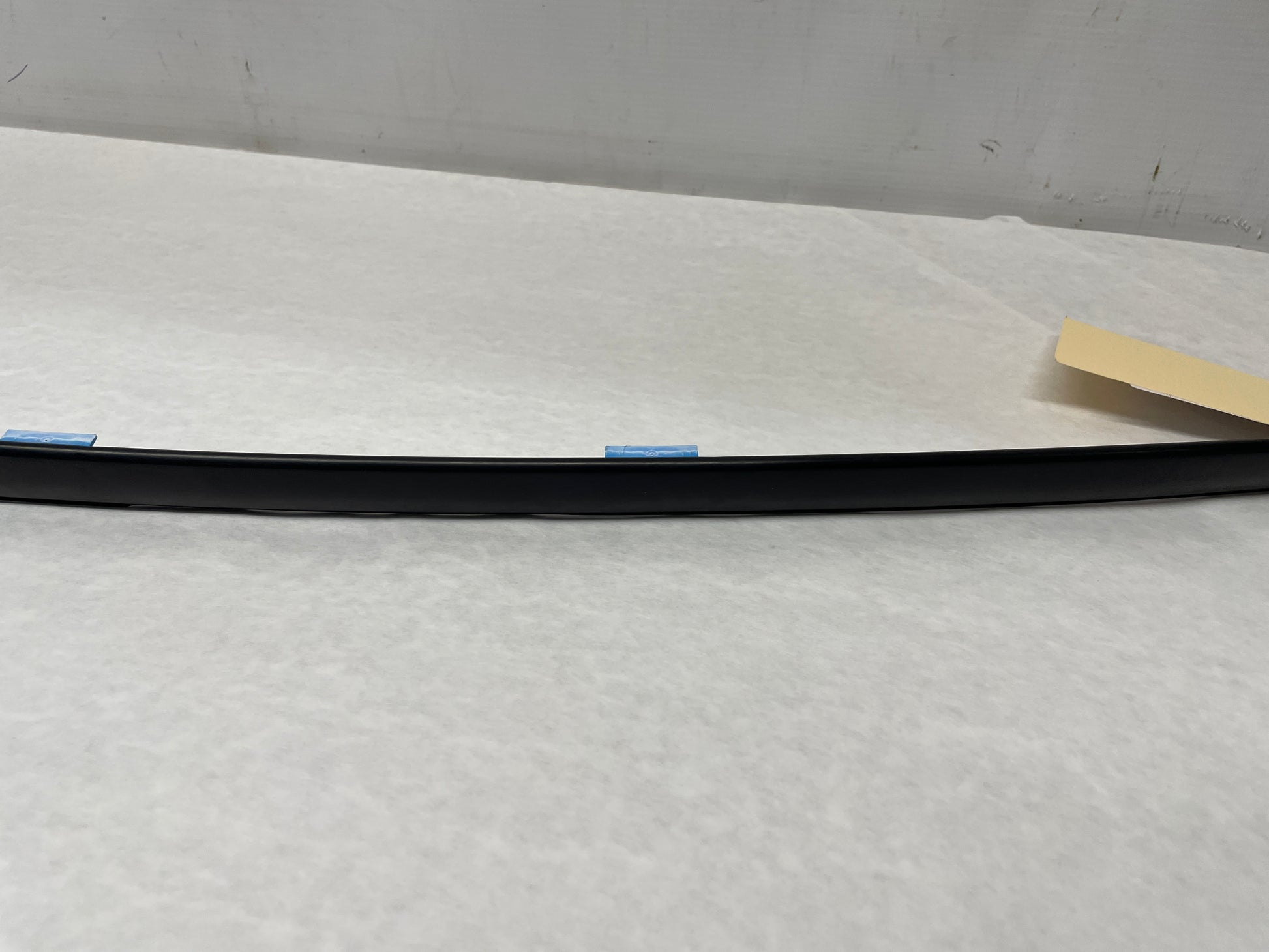 2006 Pontiac GTO RH & LH Roof Panel Joint Finish Trim Molding OEM - Day's Parts Yard