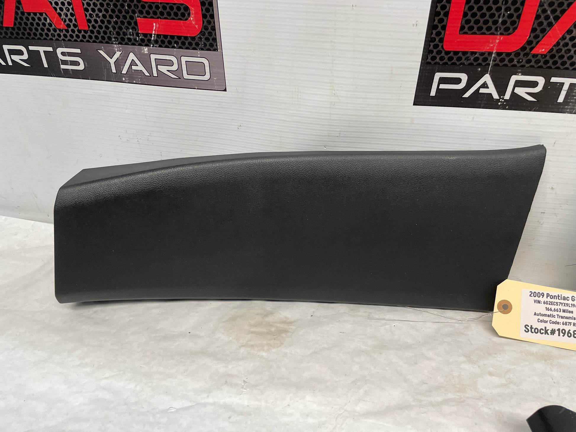 2009 Pontiac G8 GT RH & LH Lower Interior B Center Pillar Trim Molding Cover OEM - Day's Parts Yard