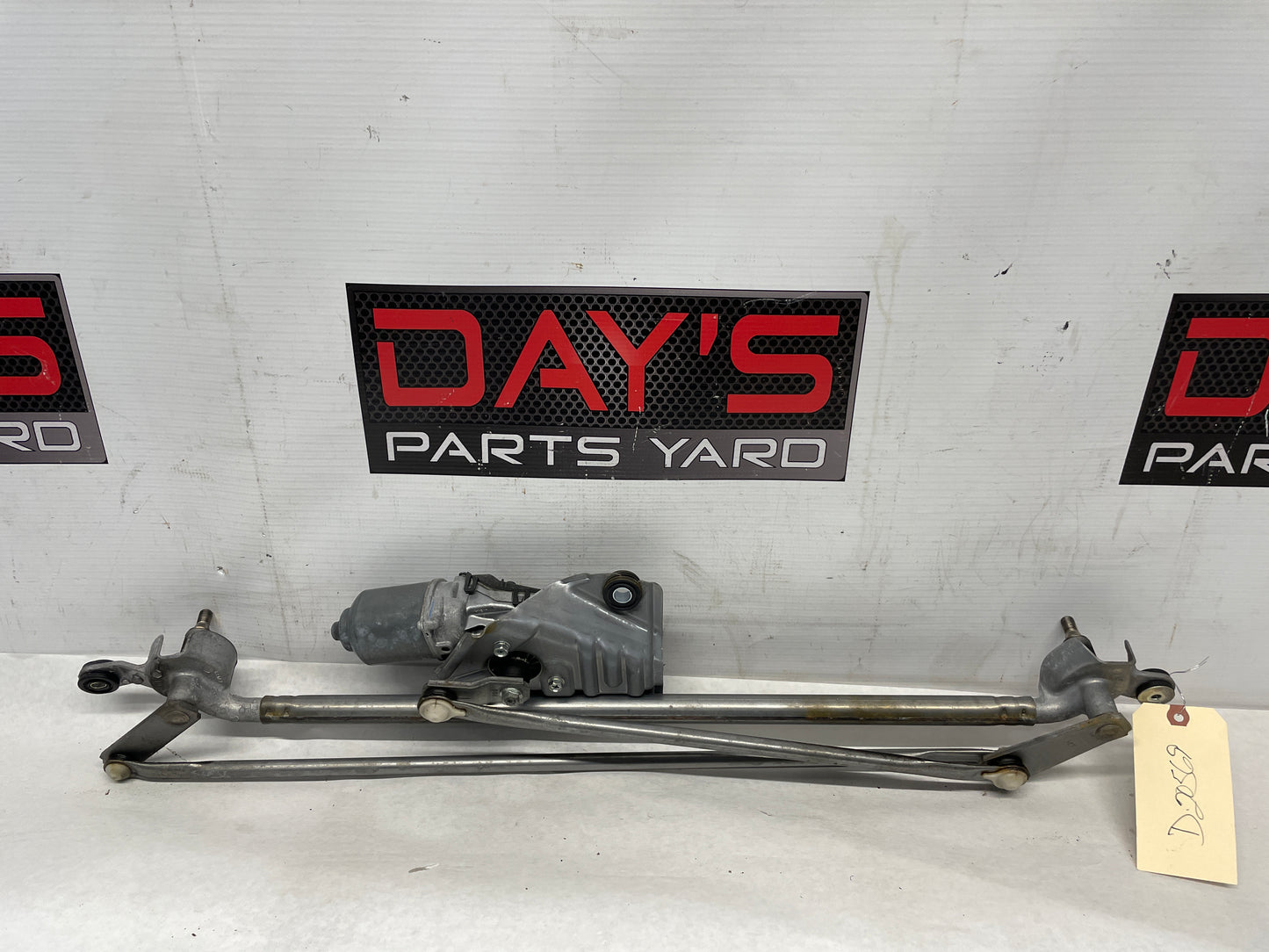 2018 Cadillac Escalade Windshield Wiper Motor Transmission Linkage OEM