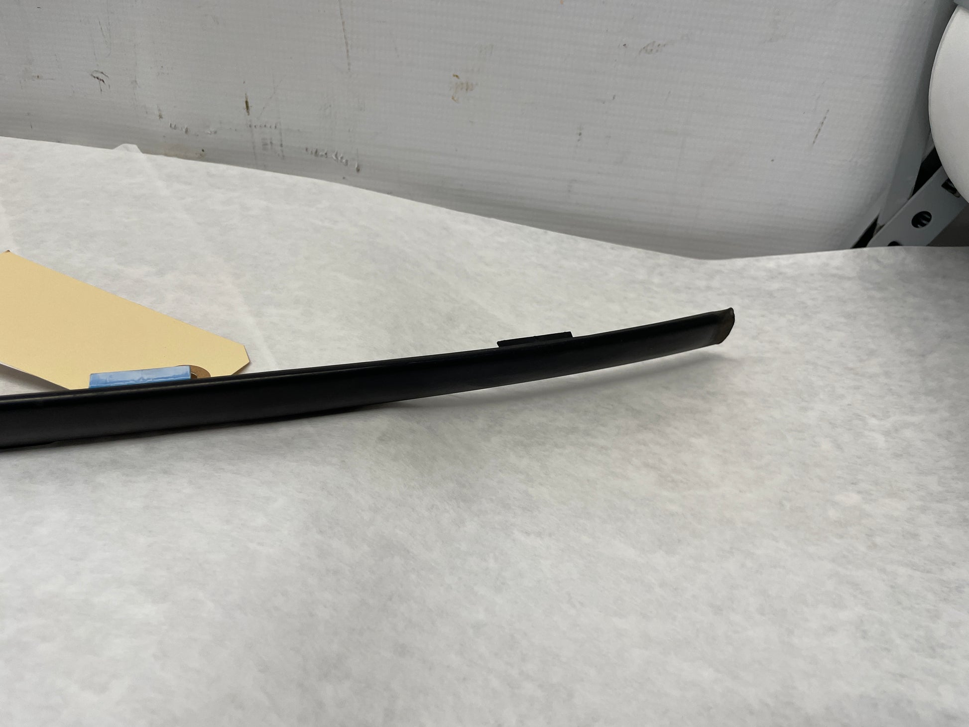 2006 Pontiac GTO RH & LH Roof Panel Joint Finish Trim Molding OEM - Day's Parts Yard