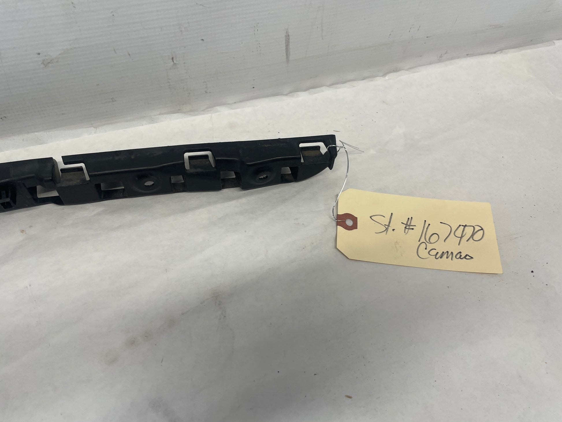2010 Chevy Camaro SS Rear Bumper Cover Upper Center Support Bracket OEM - Day's Parts Yard
