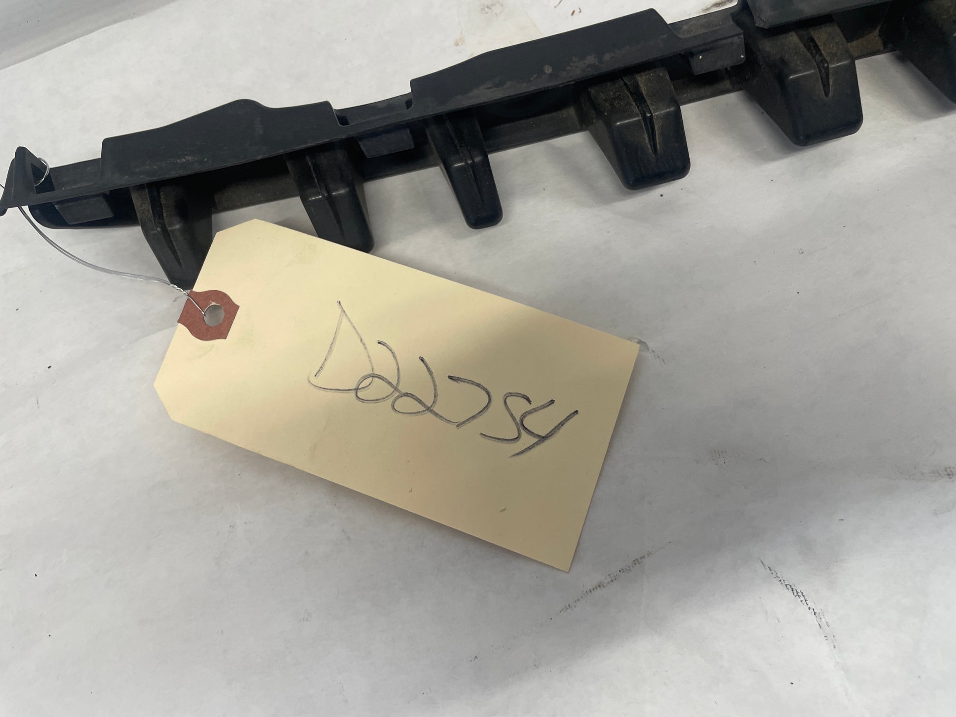 2010 Chevy Camaro SS Rear Bumper Cover Upper Center Support Bracket OEM - Day's Parts Yard