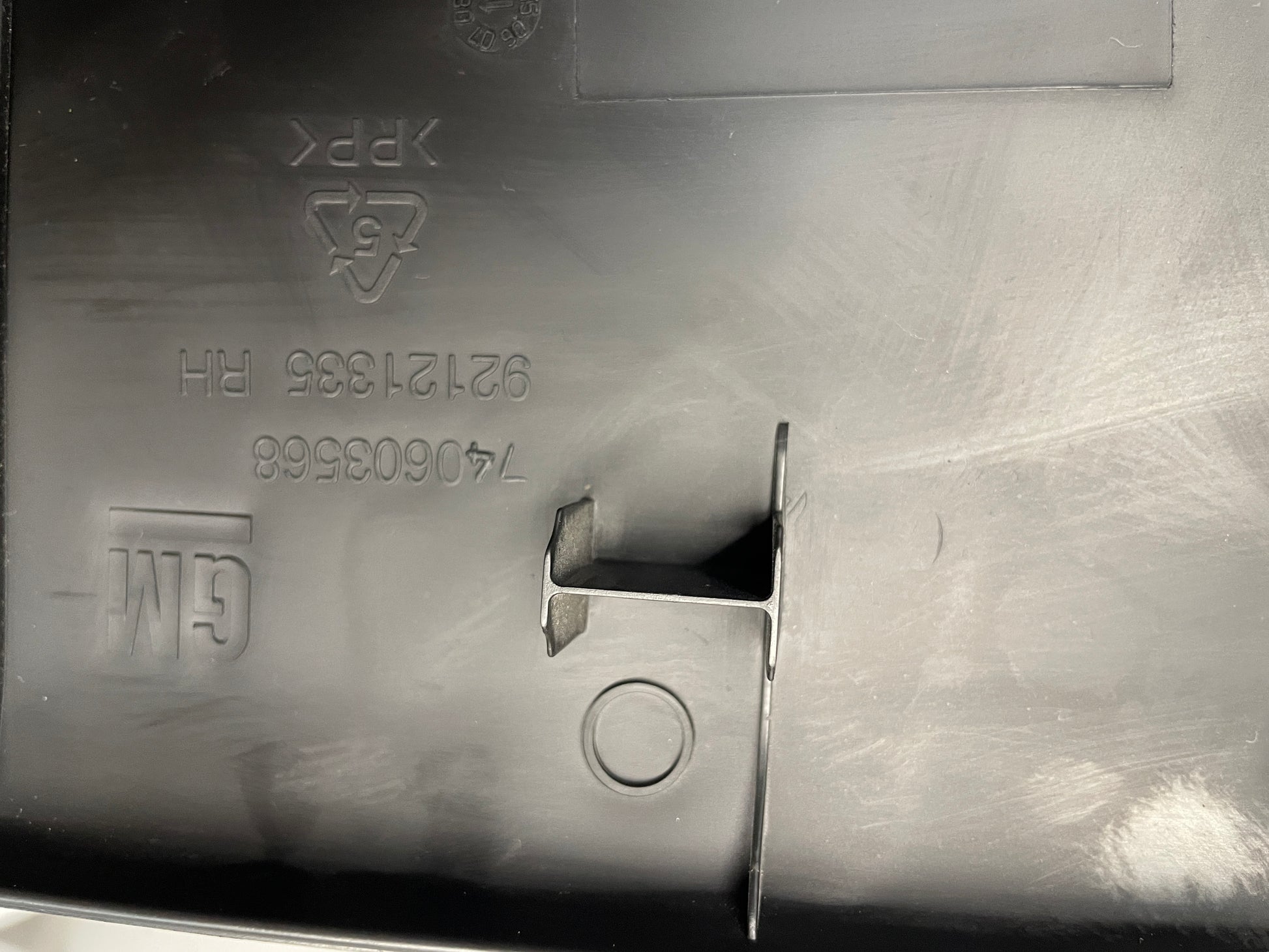 2009 Pontiac G8 GT RH & LH Lower Interior B Center Pillar Trim Molding Cover OEM - Day's Parts Yard