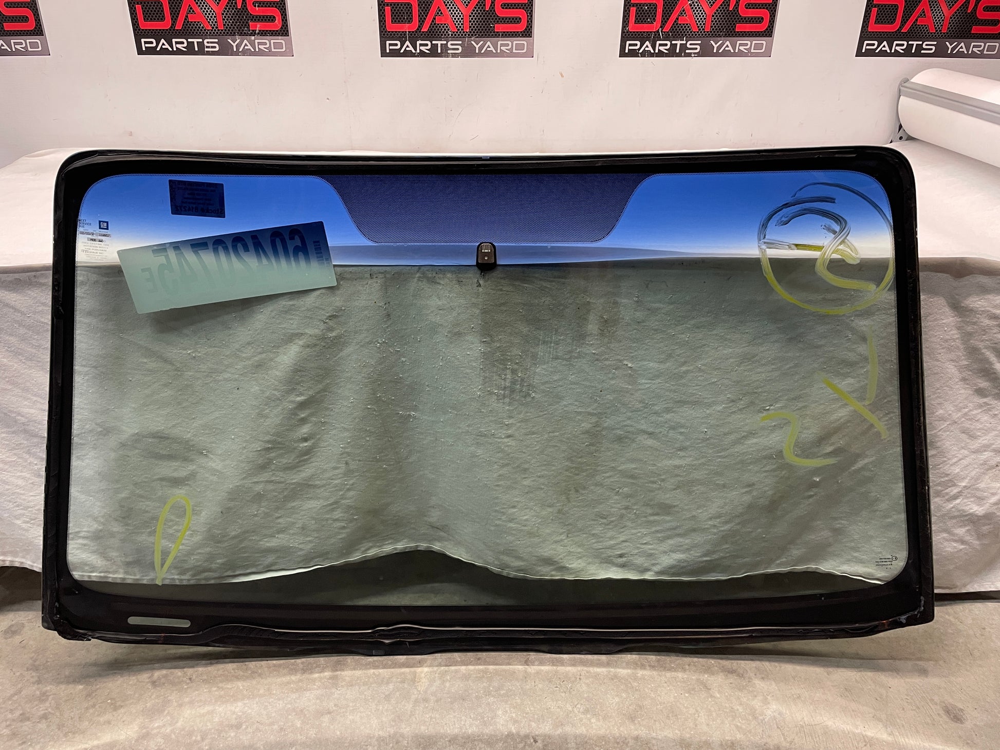 2006 Pontiac GTO Front Windshield Glass OEM LOCAL PICK UP ONLY - Day's Parts Yard
